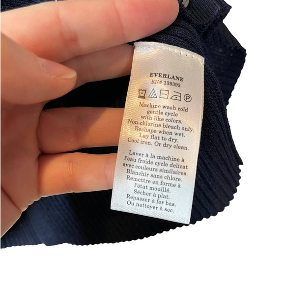 NWOT Everlane Ribbed Cropped Cardigan Navy Blue Medium - Picture 9 of 11
